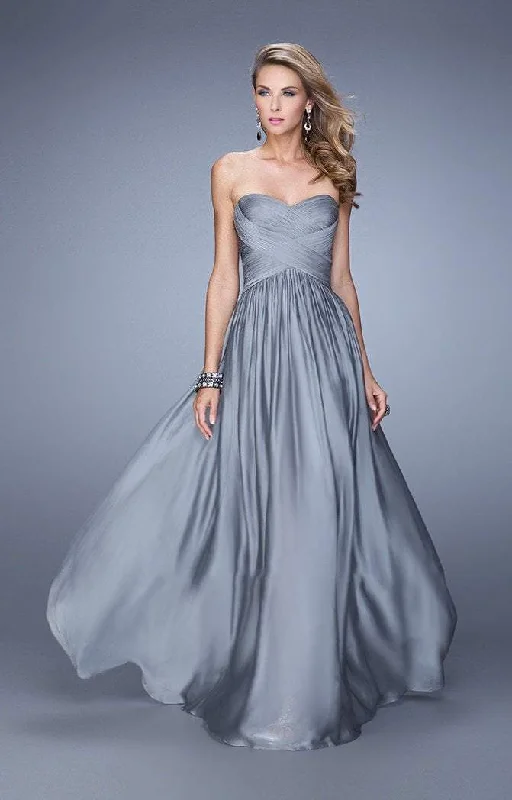 Daily Deals La Femme 21257 Strapless Interwoven Sweetheart Bodice Gown - 1 pc Platinum in size 6 Available