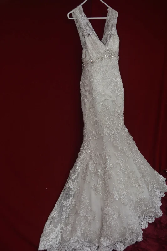 Members Only Allure Bridals 9005