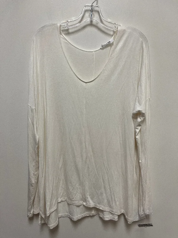 Top Long Sleeve By Double Zero In White, Size: L