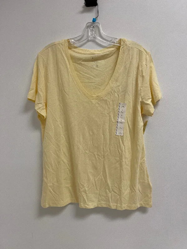Massive Deals Top Short Sleeve By A New Day In Yellow, Size: L